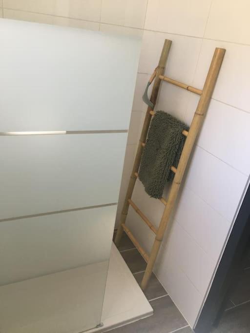 Palanda nebo palandy na pokoji v ubytování Lou Mazet