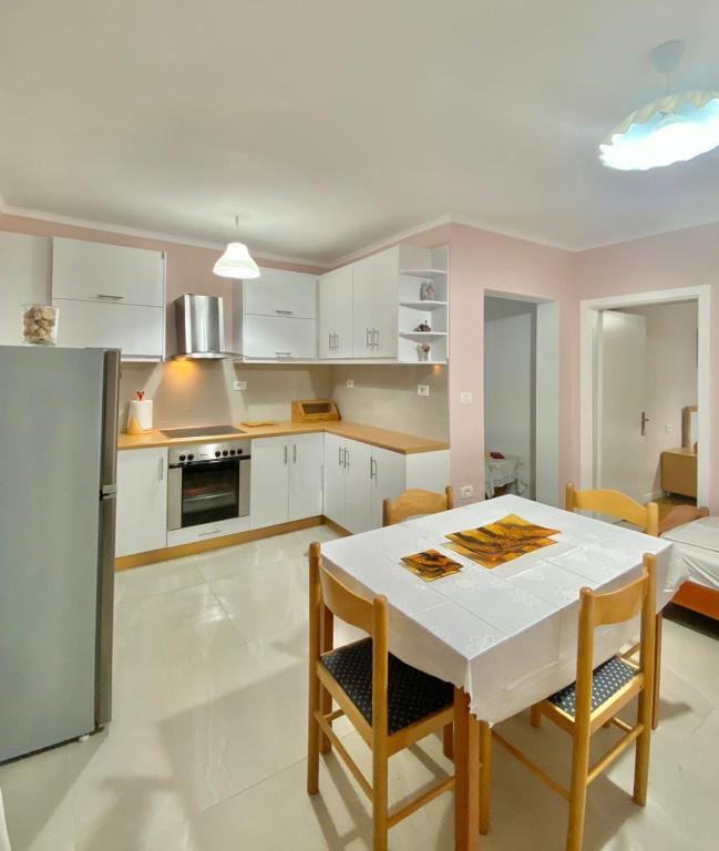 Sunshine Central Apartment - Image 9