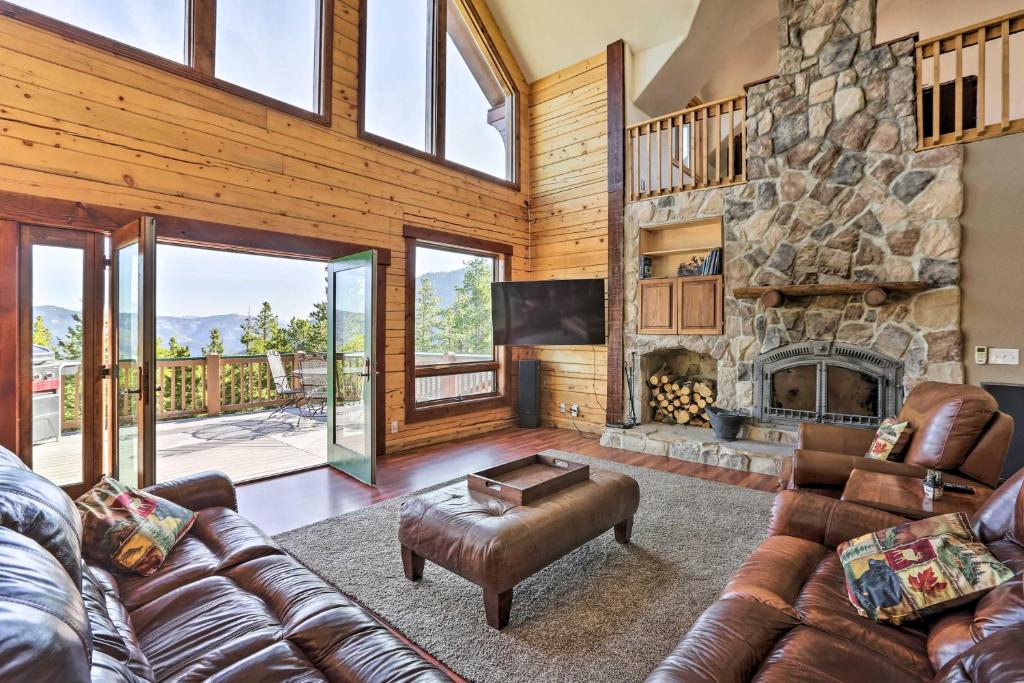 Idaho Springs Cabin with Mtn Views!, Idaho Springs (updated