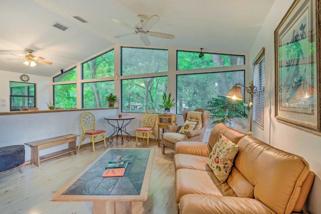 Waterfront Inglis Getaway about 5 Mi to the Gulf!, Yankeetown (updated