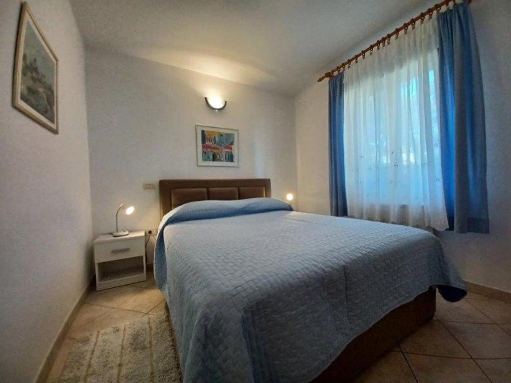 Postel nebo postele na pokoji v ubytování Apartments by the sea Novigrad - 7335