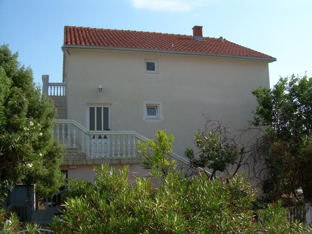 Vonkajšia záhrada v ubytovaní Apartments with a parking space Orebic, Peljesac - 14080