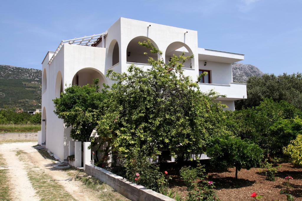 Fotografia z galérie ubytovania Apartments with a parking space Kastel Kambelovac, Kastela - 14084 v destinácii Kaštela