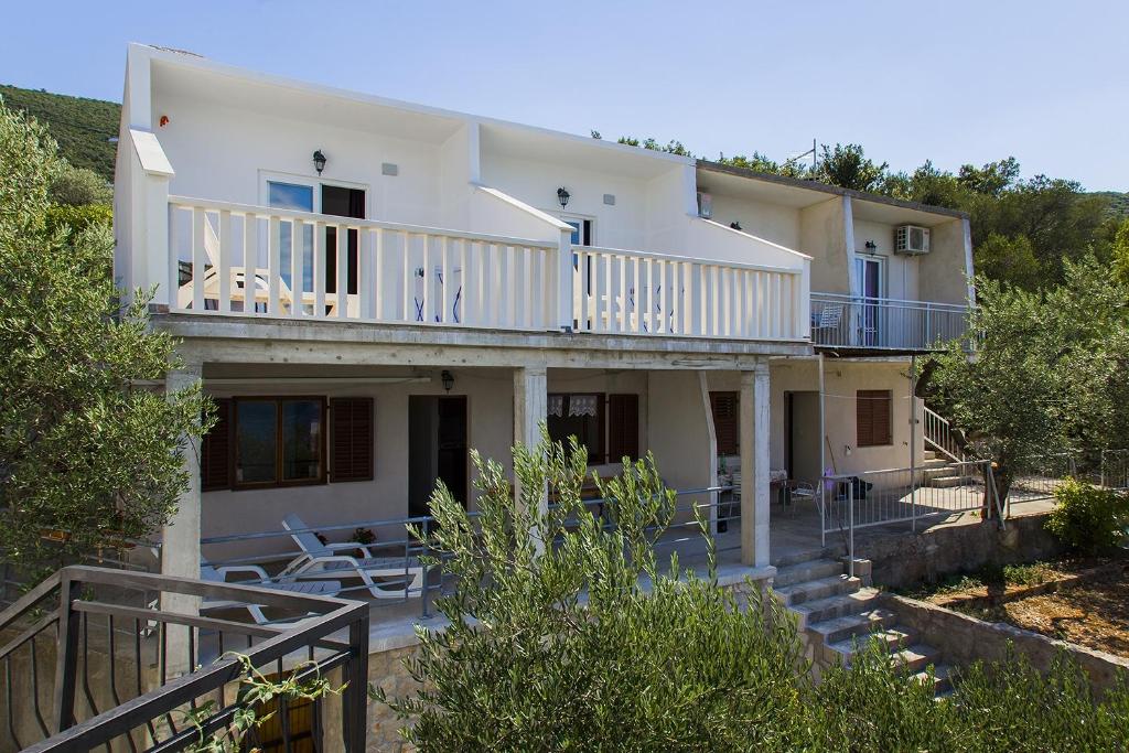 Balkón alebo terasa v ubytovaní Apartments by the sea Zuronja, Peljesac - 14095