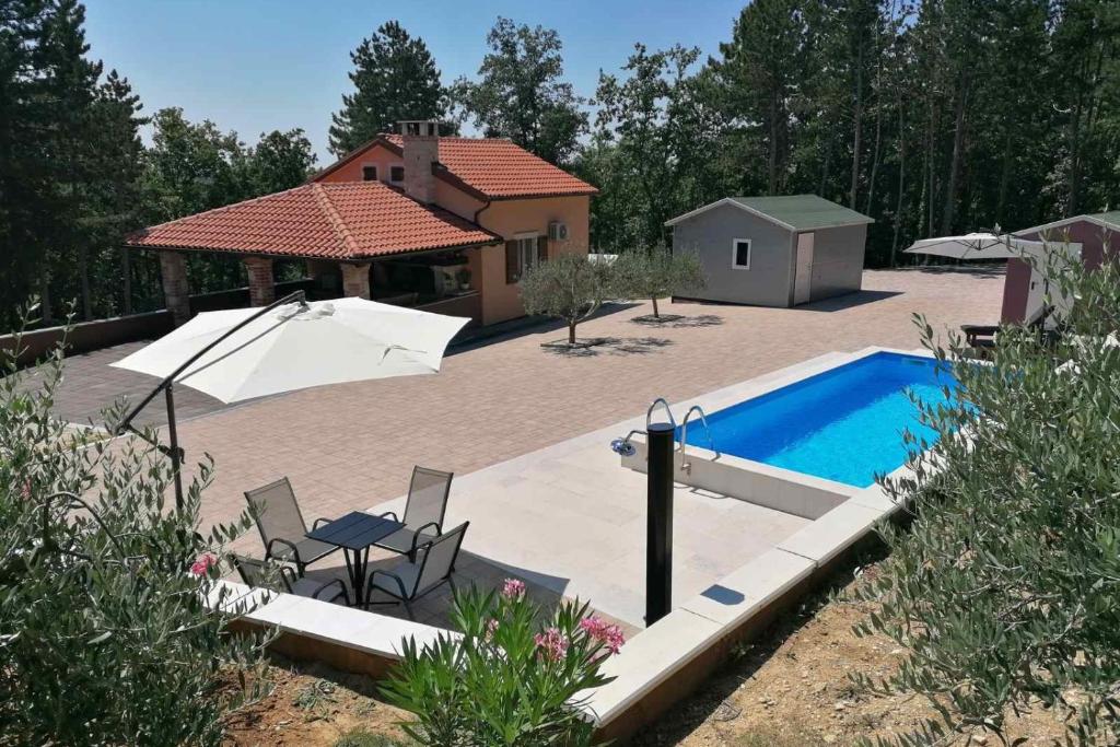 Pogled na bazen u objektu Family friendly house with a swimming pool Lindar, Central Istria - Sredisnja Istra - 14189 ili u blizini