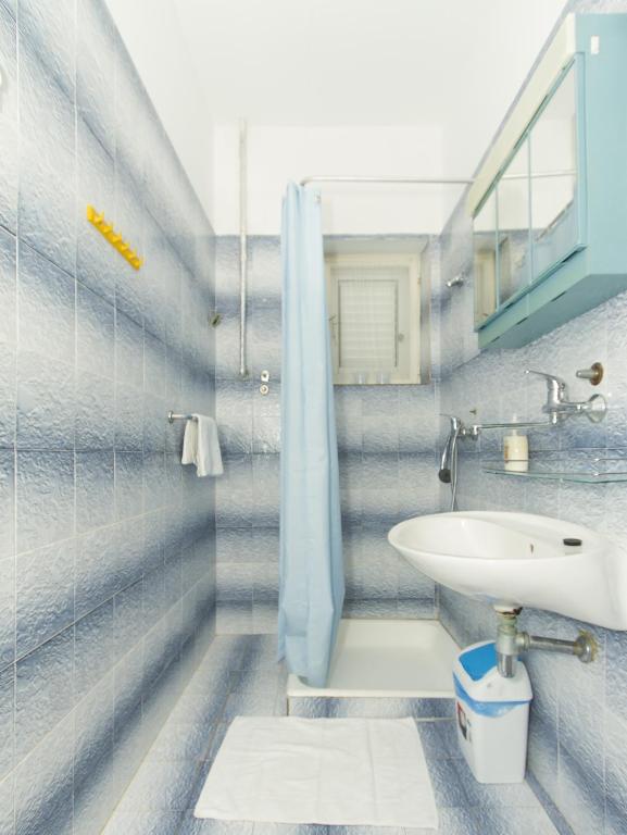 Fotografie z fotogalerie ubytování Apartments by the sea Kraj, Pasman - 14198 v destinaci Tkon