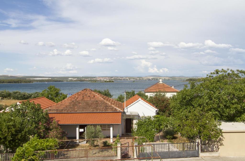 Fotografie z fotogalerie ubytování Apartments by the sea Kraj, Pasman - 14198 v destinaci Tkon