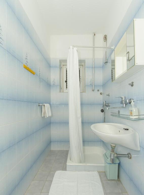 Fotografie z fotogalerie ubytování Apartments by the sea Kraj, Pasman - 14198 v destinaci Tkon