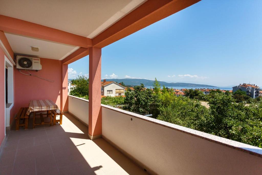 Fotografia z galérie ubytovania Apartments and rooms with parking space Krk - 14322 v destinácii Krk
