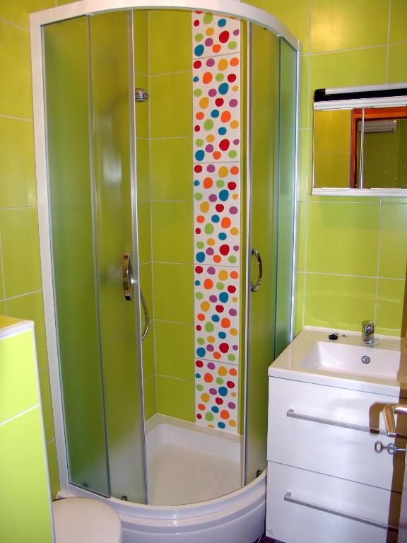 Fotografia z galérie ubytovania Apartments and rooms with parking space Krk - 14322 v destinácii Krk