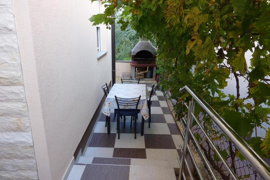 Fotografie z fotogalerie ubytování Apartments with a parking space Vir - 14389 v destinaci Vir
