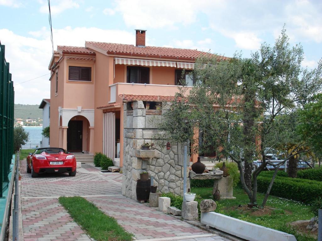 Budova, v ktorej sa apartmán nachádza
