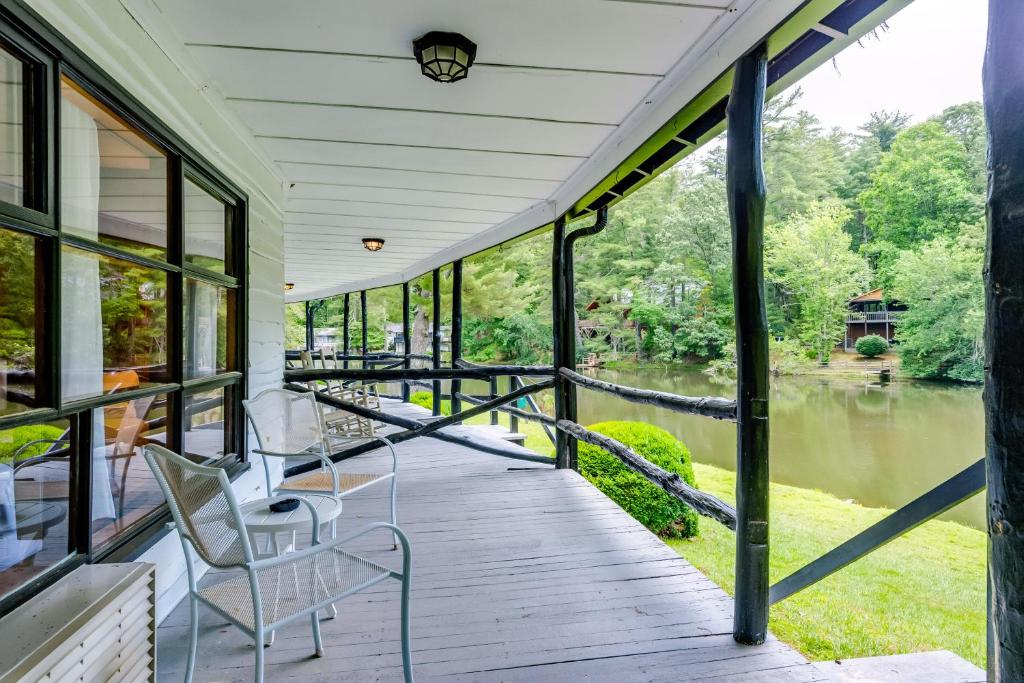 Balkón nebo terasa v ubytování Lakeview Cottage - Unit 305
