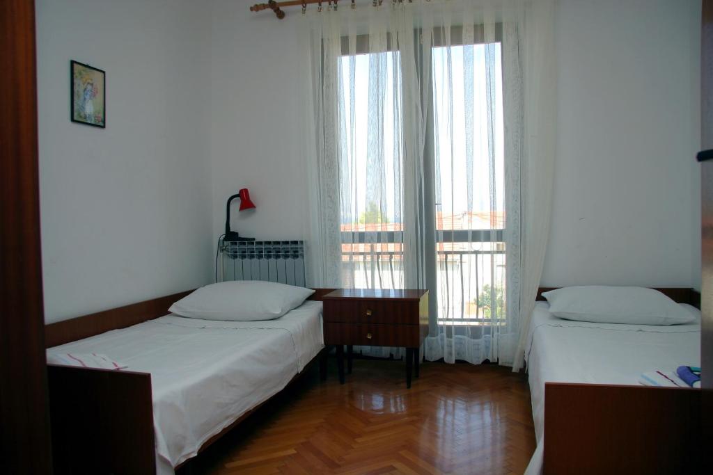 Fotografie z fotogalerie ubytování Apartments with a parking space Supetar, Brac - 14426 v destinaci Supetar