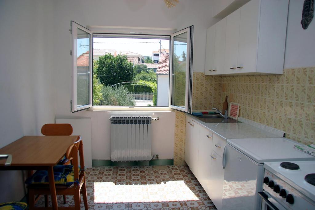 Fotografie z fotogalerie ubytování Apartments with a parking space Supetar, Brac - 14426 v destinaci Supetar