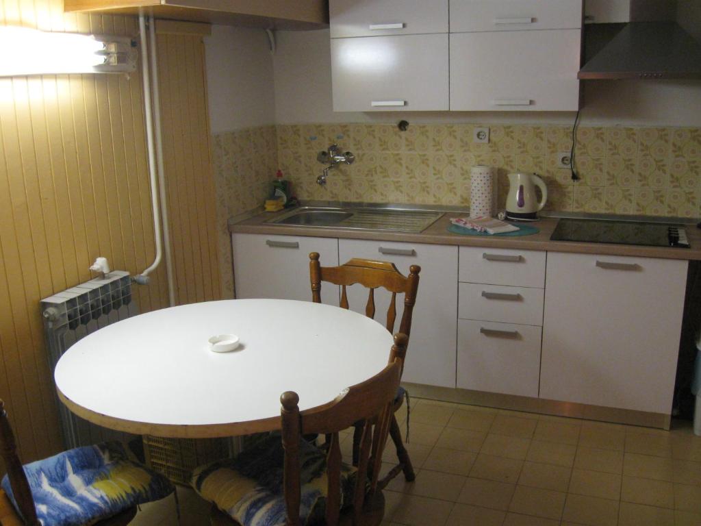 Fotografie z fotogalerie ubytování Apartments with a parking space Supetar, Brac - 14426 v destinaci Supetar
