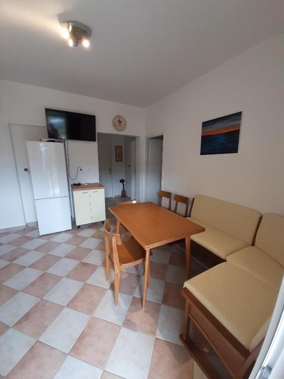 Fotografie z fotogalerie ubytování Seaside holiday house Slatine, Ciovo - 16343 v Trogiru