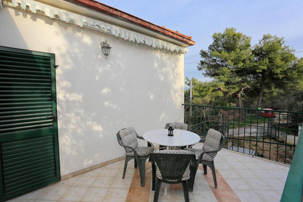 Fotografie z fotogalerie ubytování Seaside holiday house Slatine, Ciovo - 16343 v Trogiru