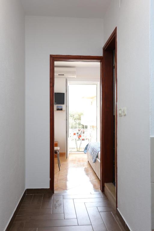 Fotografia z galérie ubytovania Apartments and rooms with parking space Makarska - 16449 v destinácii Makarska