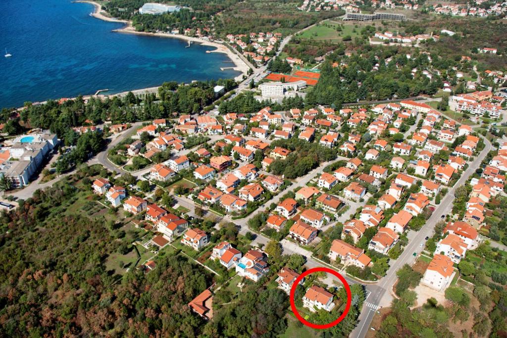 Apartments with parking space Porec - 16495