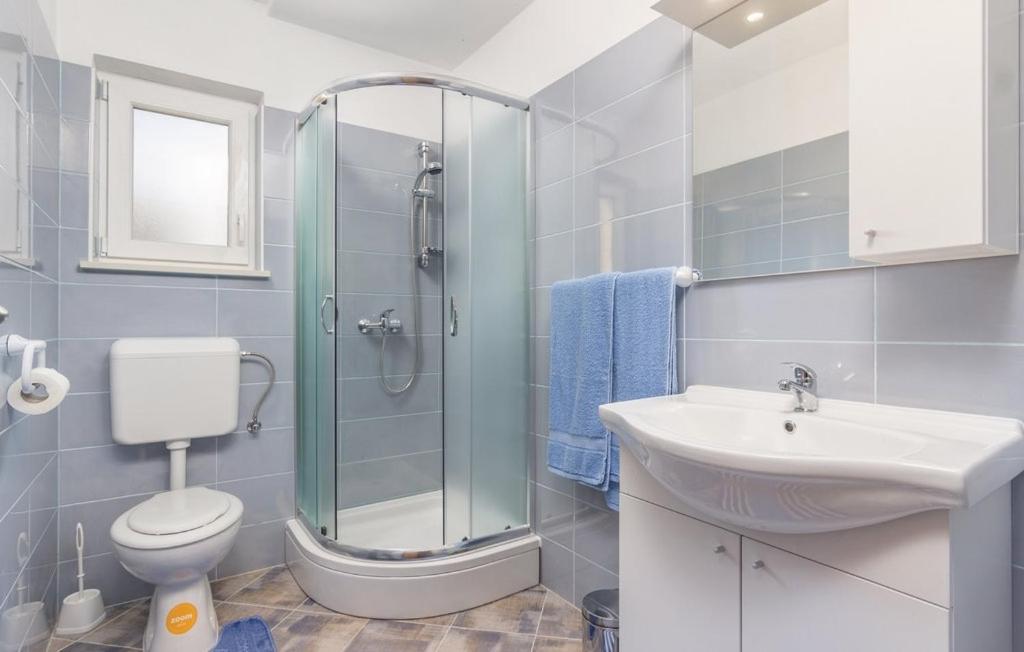 Zdjęcie z galerii obiektu Family friendly house with a swimming pool Sumber, Central Istria - Sredisnja Istra - 16465 w mieście Nedeščina