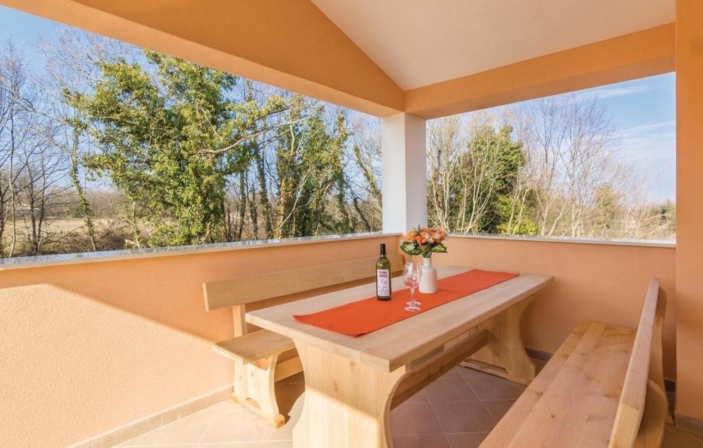 Zdjęcie z galerii obiektu Family friendly house with a swimming pool Sumber, Central Istria - Sredisnja Istra - 16465 w mieście Nedeščina