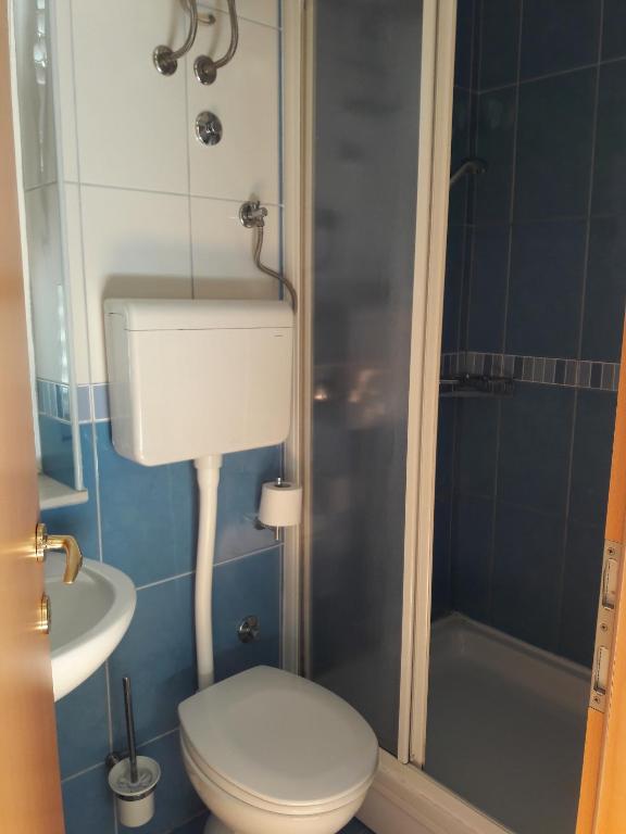 Koupelna v ubytování Apartments with parking spaces Makarska - 16521