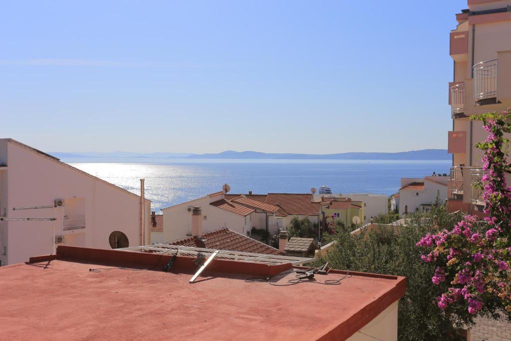 Fotografia z galérie ubytovania Family friendly apartments with a swimming pool Mavarstica, Ciovo - 16559 v Trogiri