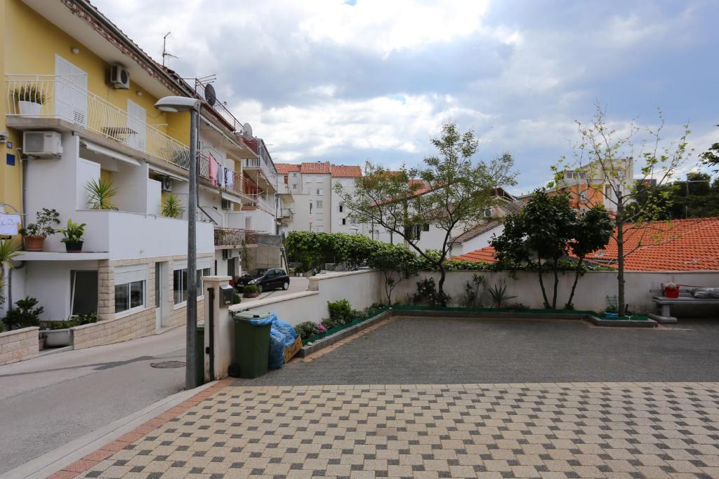 Fotografie z fotogalerie ubytování Apartments with a parking space Makarska - 16430 v destinaci Makarska