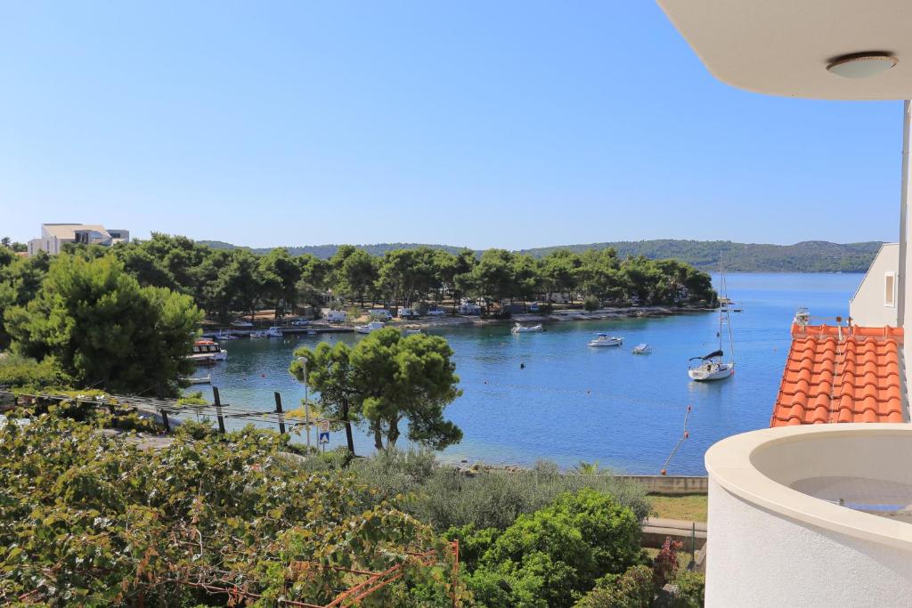 Apartments and rooms by the sea Trogir - 16536
