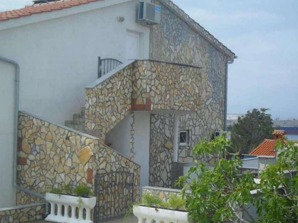 Fotografia z galérie ubytovania Apartments by the sea Omisalj, Krk - 16512 v Omišalji