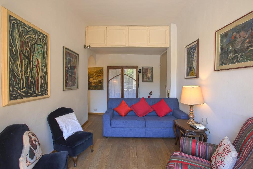 A seating area at La Casa dell'Artista
