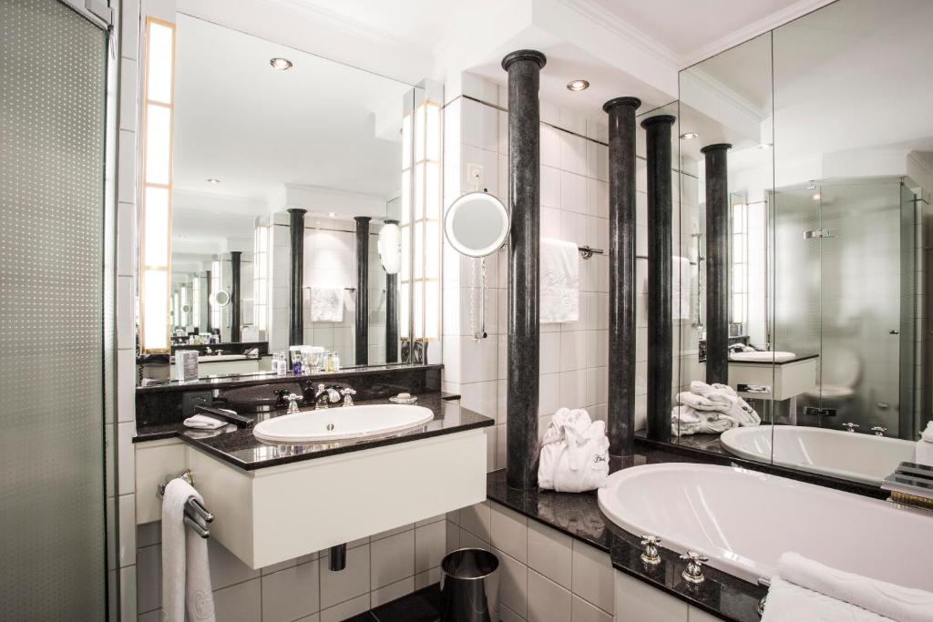 Victoria Jungfrau Grand Hotel & Spa photo
