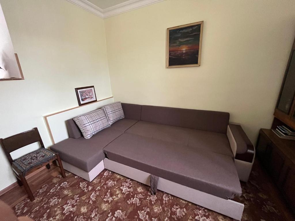Posezení v ubytování Inexpensive house