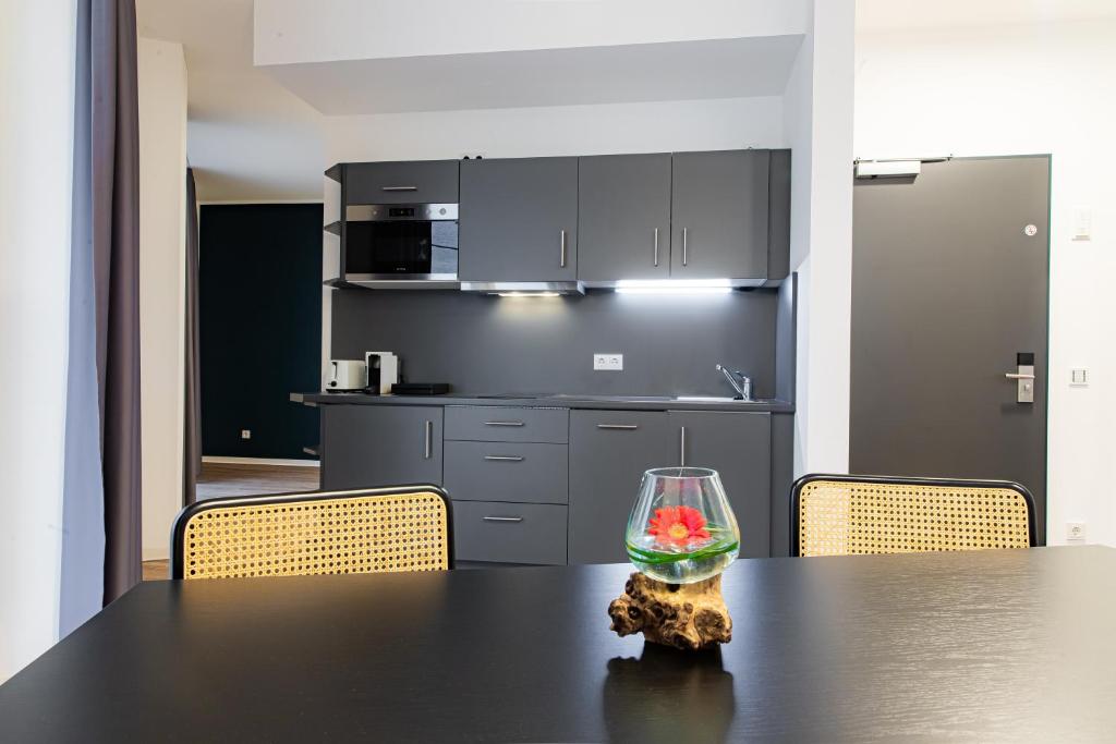 Kuchyň nebo kuchyňský kout v ubytování Das ELB Boardinghouse Hotel Restaurant