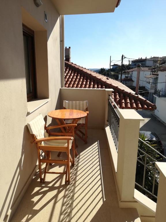 Zdjęcie z galerii obiektu Ioanna - Panoramic Sea View Apartment w Áfitos