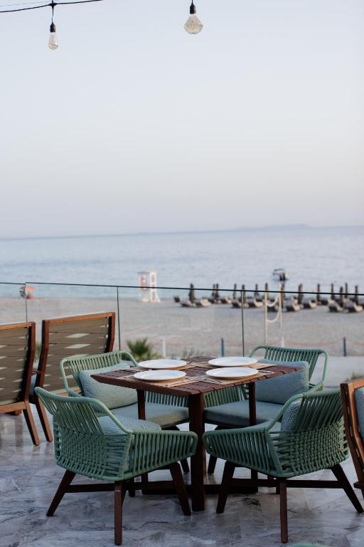 Prado Luxury Hotel - Image 13