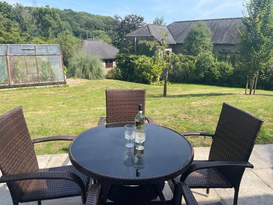 Light & airy two bed lodge in Devon countryside