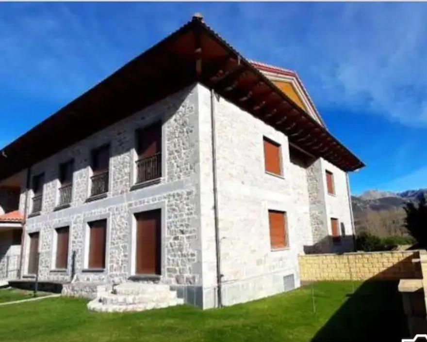 Budova, v ktorej sa apartmán nachádza