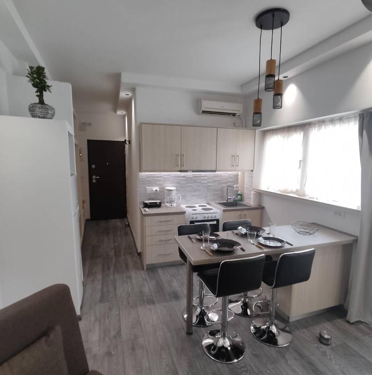 Kuchyňa alebo kuchynka v ubytovaní PETMEZA APARTMENT 1 Aigio City F