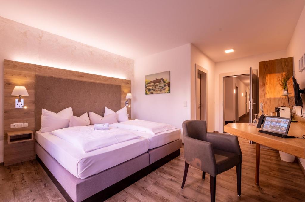 Zur Post Kümmersbruck Hotel & Tiny Houses - Chambre Double Confort Avec Balcon