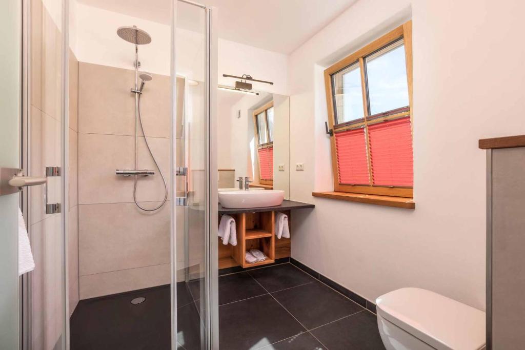 Koupelna v ubytování Hotel Garni zum Schwan