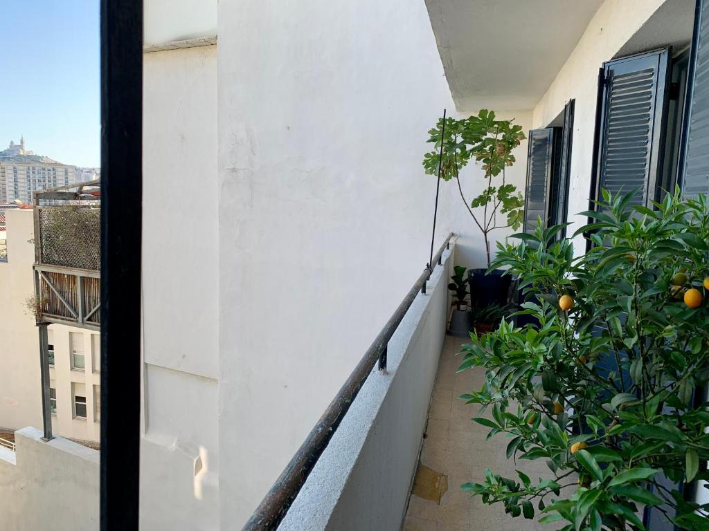 Balkón alebo terasa v ubytovaní Escale St Charles - 150m de la Gare, vue sur Notre-Dame de la Garde