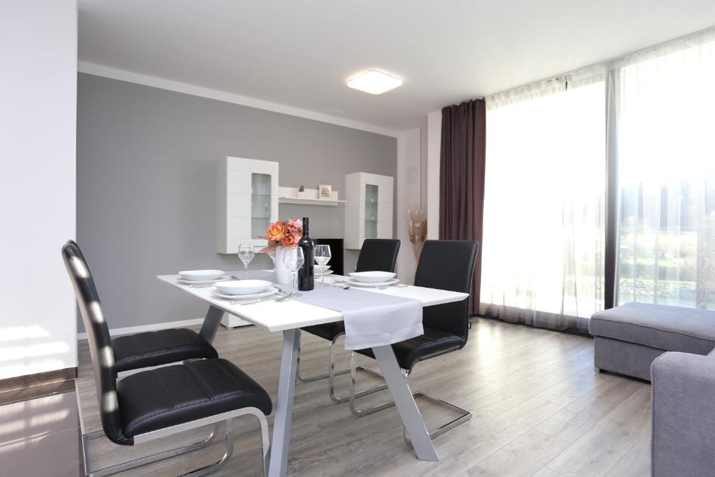 Fotografie z fotogalerie ubytování Apartments with a parking space Solin, Split - 16614 v destinaci Solin