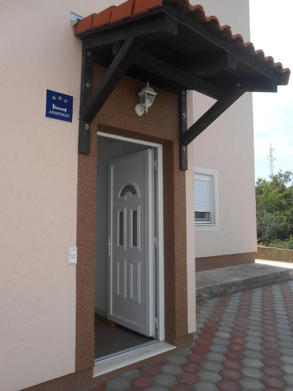 Fotografie z fotogalerie ubytování Apartments with a parking space Raslina, Krka - 16702 v destinaci Zaton