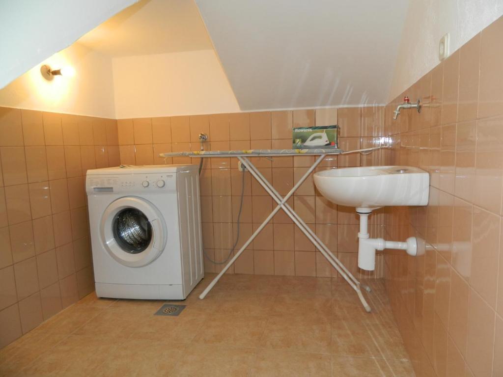 Fotografie z fotogalerie ubytování Apartments with a parking space Raslina, Krka - 16702 v destinaci Zaton