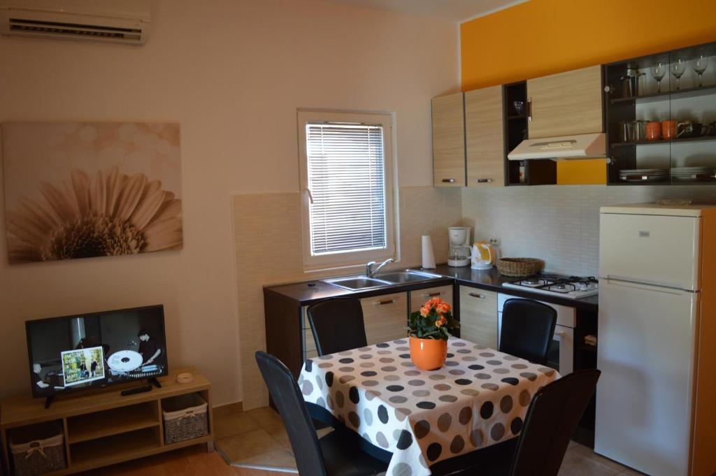 Fotografie z fotogalerie ubytování Apartments with a parking space Srima - Vodice, Vodice - 16588 v destinaci Vodice