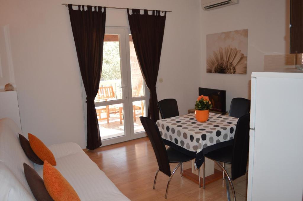 Fotografie z fotogalerie ubytování Apartments with a parking space Srima - Vodice, Vodice - 16588 v destinaci Vodice