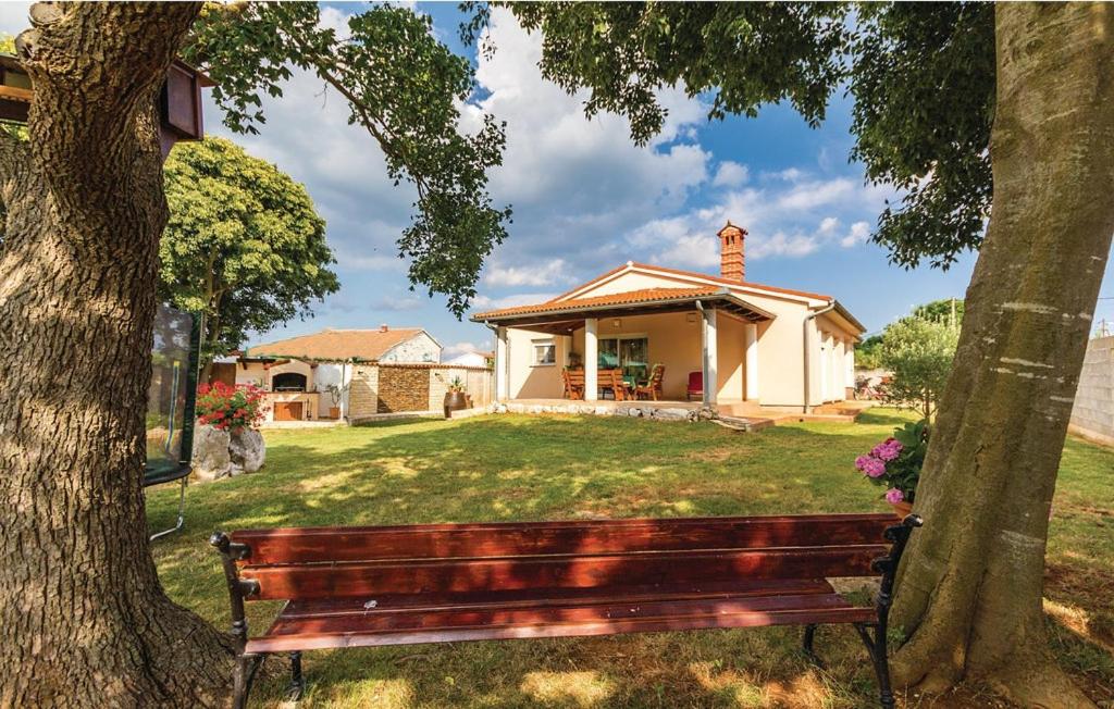 Fotografie z fotogalerie ubytování Family friendly house with a parking space Sisan, Medulin - 16800 v destinaci Pula