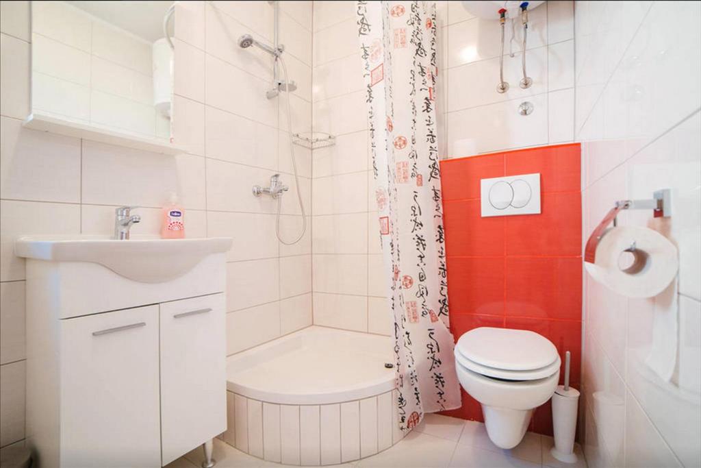 Fotografie z fotogalerie ubytování Family friendly seaside apartments Stanici, Omis - 16606 v Omiši